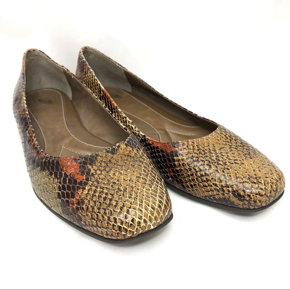 Nurture Snake pattern leather flats women’s SZ 7M
